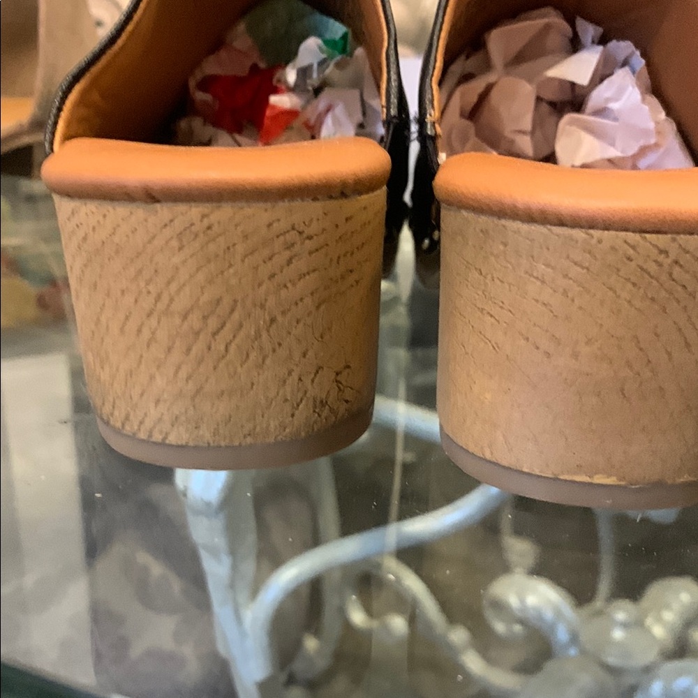 Universal Thread Black Mules - Picture 3 of 4